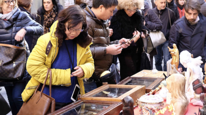 Fiera Antiquaria di 3 giorni a gennaio, proposta bocciata dagli operatori. A dicembre i banchi si spostano