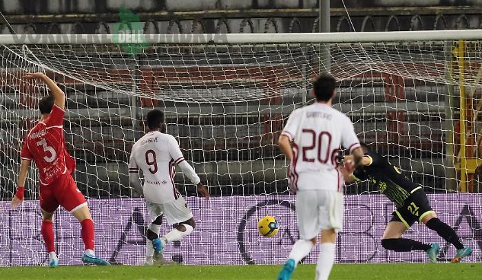 Il Perugia si sveglia tardi e l'Arezzo passa il turno al Curi