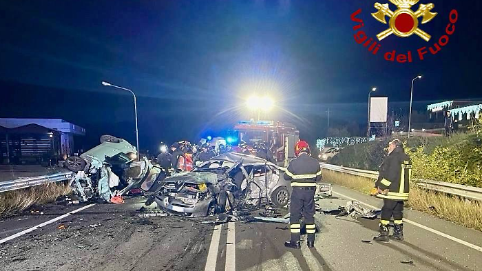 Incidente stradale sulla vecchia Flaminia: muoiono due giovani di 30 e 36 anni