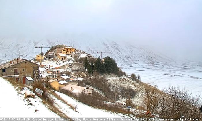 Castelluccio di Norcia si sveglia sotto la neve: ecco il video in time-lapse