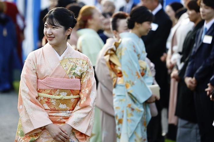 Aiko principessa del Giappone compie 23 anni: la rivoluzionaria che non può diventare imperatrice ed è polemica