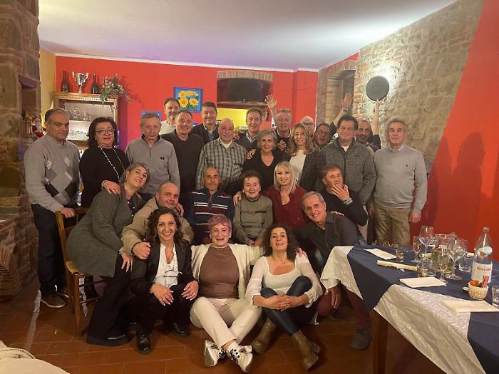 Maestra e alunni insieme