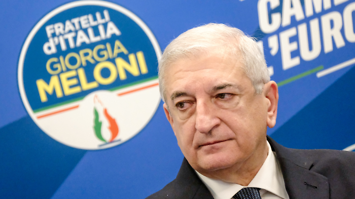 Chi è Tommaso Foti, il nuovo Ministro degli Affari Europei del governo Meloni: dai primi passi nella politica ai procedimenti giudiziari