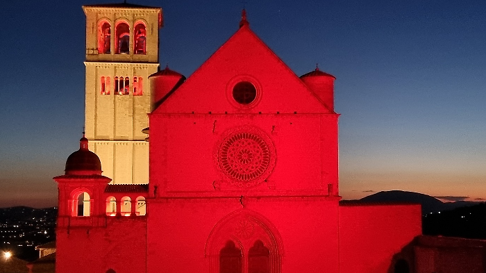 Basilica San Francesco Assisi rossa