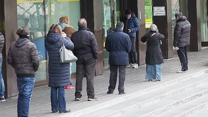 Tredicesime in arrivo per 583.500 umbri, cominciano i pensionati.  Ma il budget per i regali di Natale è risicato
