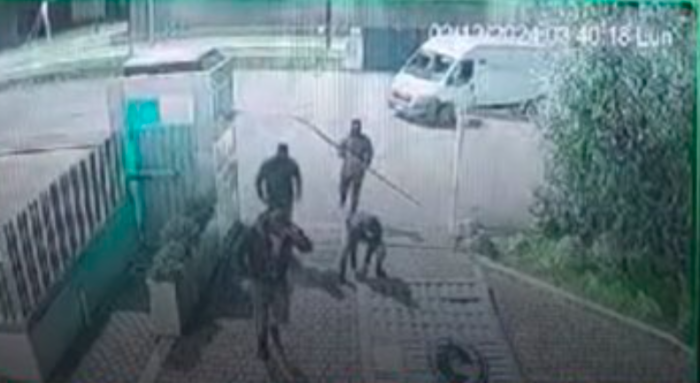 Assalto alla ditta di argento, le foto del commando in azione alla Croma Catene