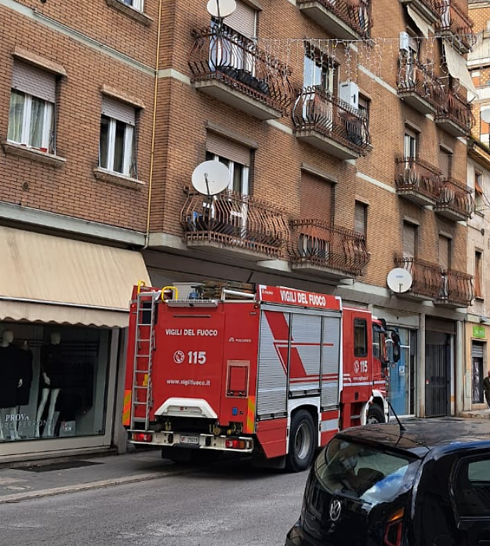 terni via castello casa