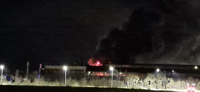 Assisi, incendio nell'ex Fonderie Tacconi: a fuoco centralina elettrica. Evacuato lo stabilimento per precauzione