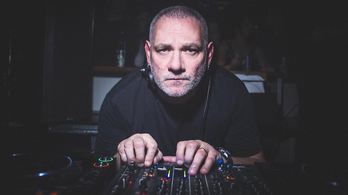 Dj Ralf si racconta: "Non smetterò mai di farvi ballare". Gli inizi, il nome, il bellaciao fino al rapporto con i vip e l'Umbria 