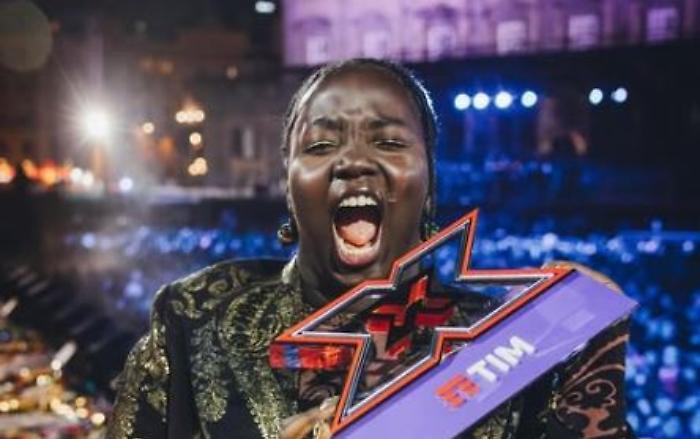 X Factor, chi è Mimì la vincitrice del talent su Sky: ha solo 17 anni ed è stata adottata a 8 mesi