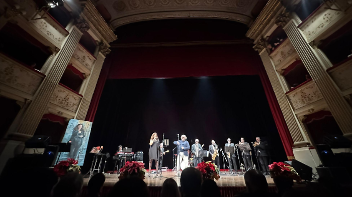 Città di Castello, sold out al Teatro degli Illuminati con la Tiferno Blues Project: il concerto natalizio di beneficenza organizzato da Ammi