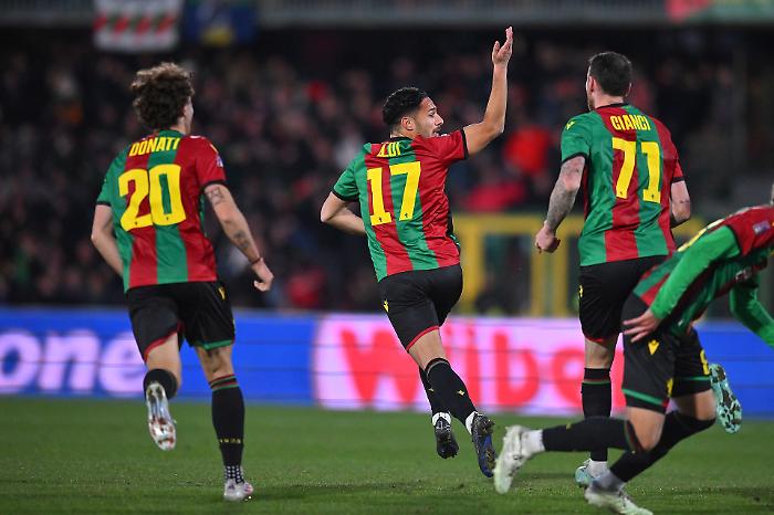 La Ternana in 10 va sotto, poi Aloi salva risultato e primato in classifica (1-1)