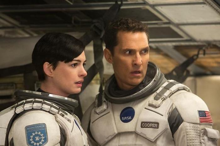 Interstellar, tutte le curiosità sul film di Nolan: dall'ipotesi Spielberg in regia al rischio ipotermia per Anne Hathaway
