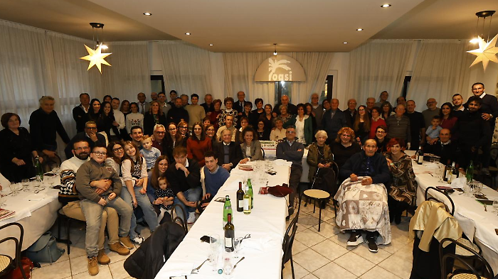 Marsciano, cento parenti si ritrovano a pranzo per gli auguri di Natale
