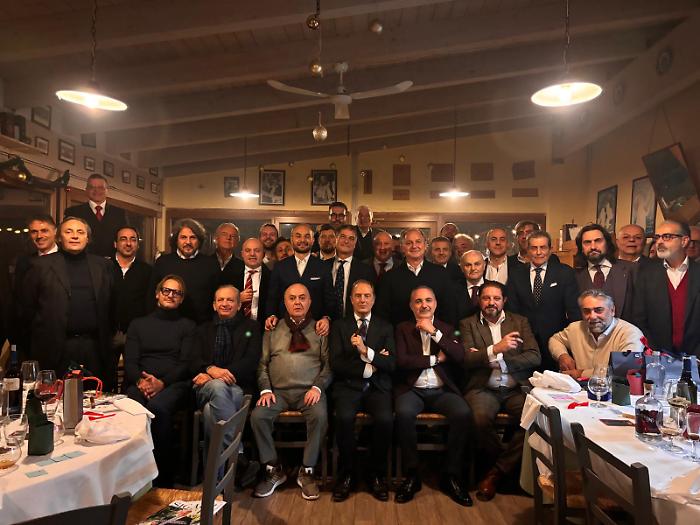 camisa blanca cigar club