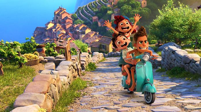 Luca stasera in tv martedì 24 dicembre su Rai 3:  una vigilia con il colossal animato Disney ambientato interamente in Italia