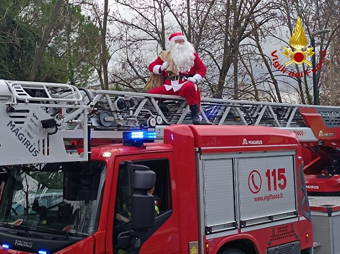 babbo natale ospedale terni