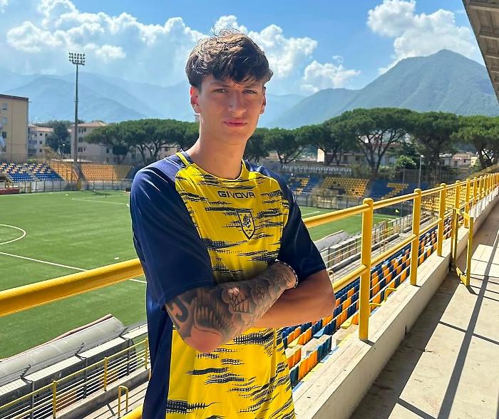 Romano Floriani Mussolini, chi è il calciatore pro-nipote del duce: famiglia, la parentela con Sophia Loren, e il primo gol in Serie B