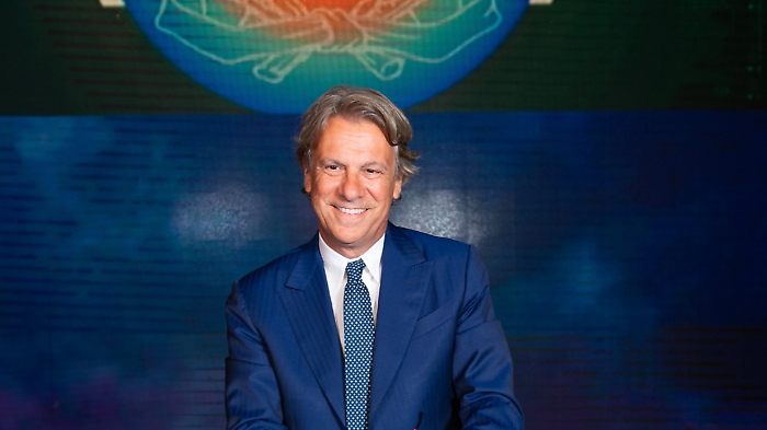 Quarta Repubblica, anticipazioni e ospiti di stasera lunedì 24 novembre: dalla pace in Ucraina agli sviluppi sul caso della famiglia che vive nel bosco 