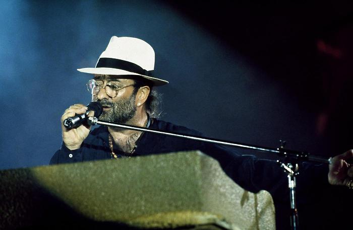 Caruso di Lucio Dalla, chi era il tenore a cui è ispirata la celebre canzone: dal guasto in barca a Sorrento a quella notte all'Hotel Excelsior Vittoria