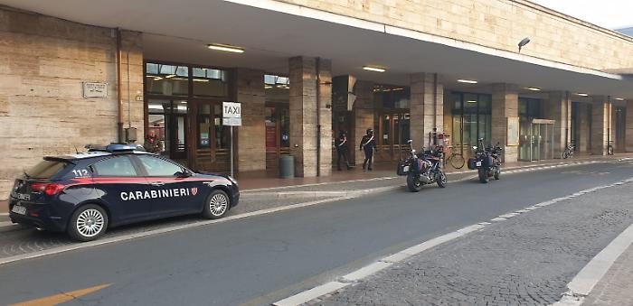Terni, 16enne sorpreso dai carabinieri su un motorino rubato, denunciato