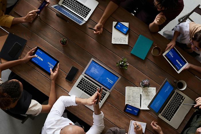 Lavoro Umbria, occupazione in costante invecchiamento: calano gli under 35 mentre aumentano gli over 50