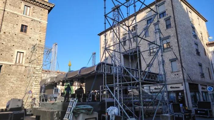 Terni, Capodanno in piazza Ridolfi, intensificate le misure di sicurezza. L'ordinanza antivetro