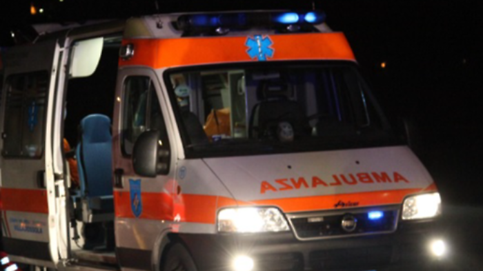 Avverte un malore mentre gioca a tennis: muore 61enne