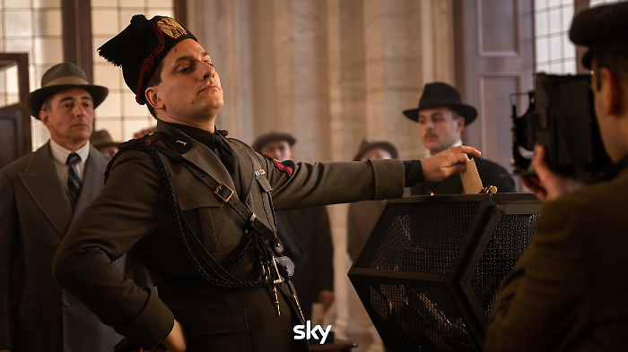 M - Il figlio del secolo stasera in tv venerdì 17 gennaio su Sky Atlantic: le anticipazioni della terza e quarta puntata