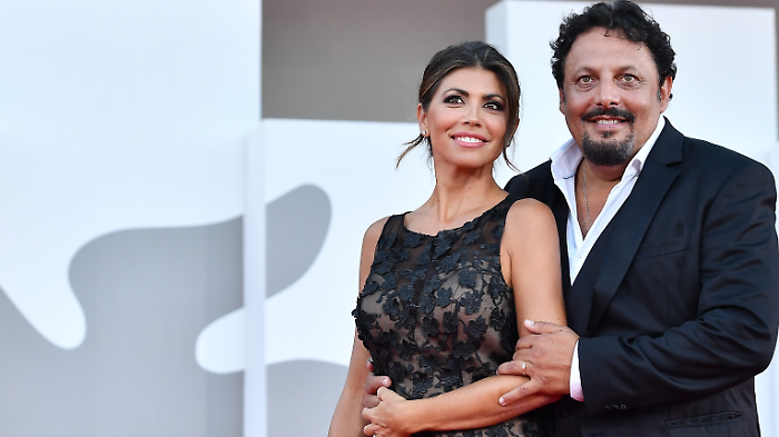 Enrico Brignano e Flora Canto