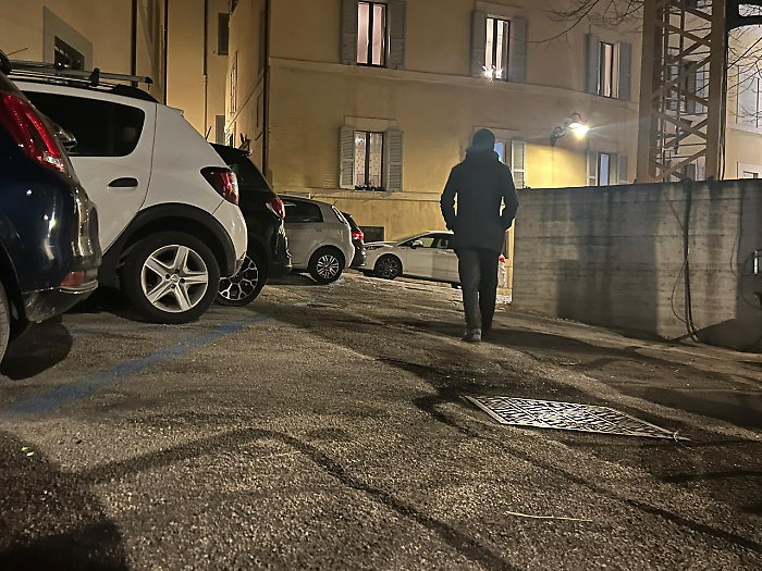 Aggrediti a pugni dal branco in centro, due ragazzi feriti