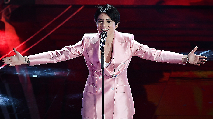 Giordana Angi ospite a Verissimo da Silvia Toffanin, chi è: dal successo ad Amici al tour con Sting 