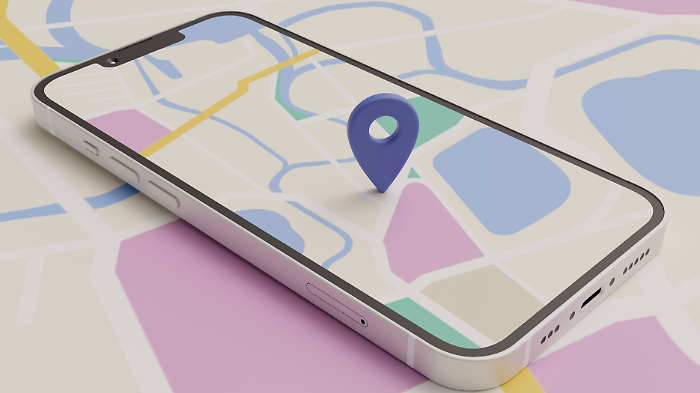Arriva la funzione per attivare gli avvisi sugli autovelox su Google Maps con TomTom AmiGO: ecco quali sono le app legali in Italia