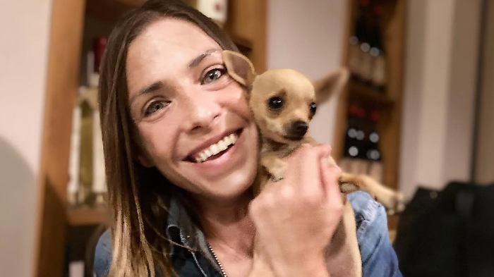 Loredana Errore, chi è la cantante di Ora e mai più: dal successo ad Amici al grave incidente che ha frenato la sua carriera