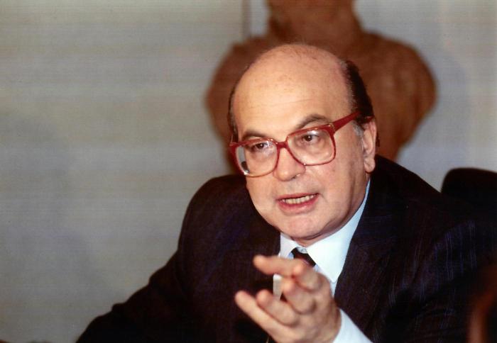 Il Corriere racconta la parabola di Bettino Craxi a 25 anni dalla sua morte: la puntata