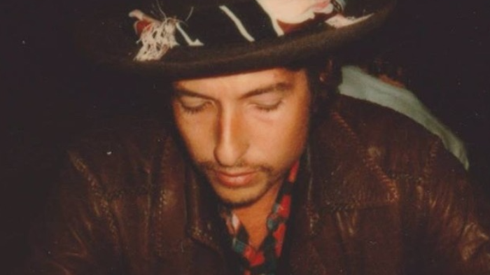 Bob Dylan, il mistero del tragico incidente che cambiò la traiettoria della sua carriera 