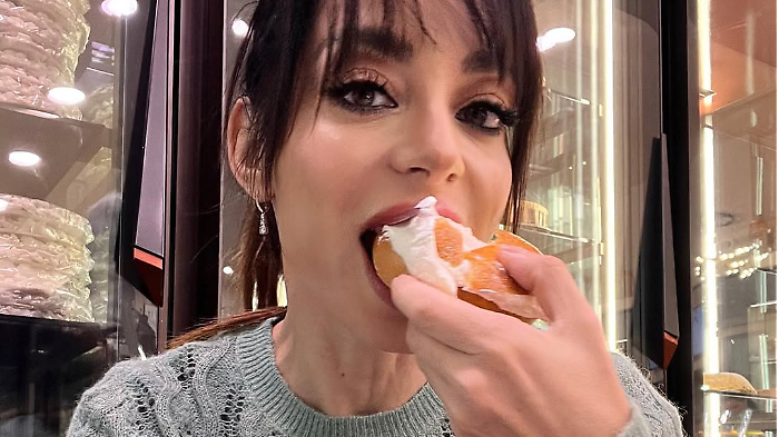 Debora Massari a Masterchef nella temuta sfida di pasticceria, chi è la figlia di Iginio: "può essere un limite portare questo cognome"