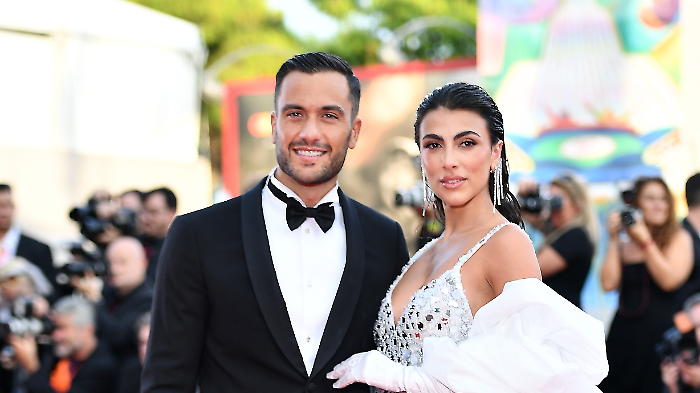 Pierpaolo Petrelli ospite in tv da Caterina Balivo a La Volta Buona su Rai 1, martedì 28 gennaio: l'attore e Giulia Salemi sono diventati genitori