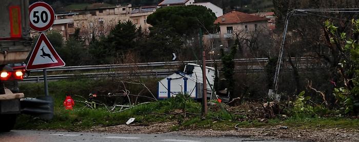Era dipendente di una ditta di Gualdo Tadino il camionista deceduto sulla provinciale Forca di Cerro
