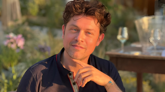 Raffaello Tonon ospite oggi in tv da Caterina Balivo a La Volta Buona su Rai 1, giovedì 30 gennaio: dopo il successo si reinventa cameriere a Rimini