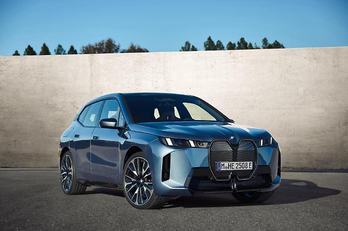 Nuova Bmw iX: piacere di guida a “0” emissioni