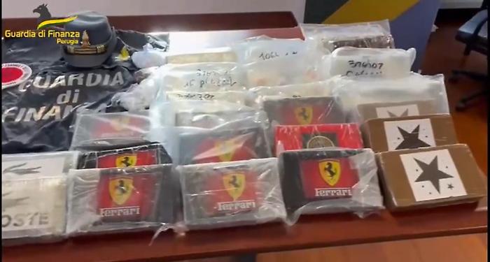 Maxi sequestro di oltre 65 chili di cocaina. Arrestato titolare di un noto locale della movida di Foligno