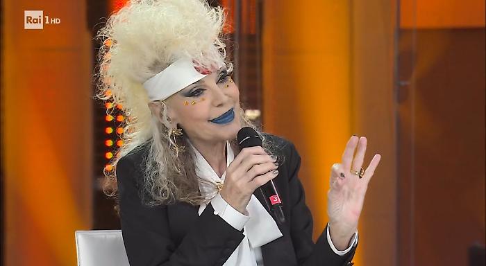 Donatella Rettore e lo scivolone in diretta tv a Ora o mai più: "Sembravi una ne*ra". Il giudizio choc su Loredana Errore