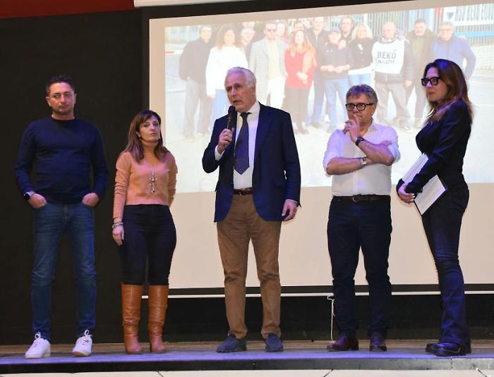 Giani alla cena di solidariet&agrave; per Beko