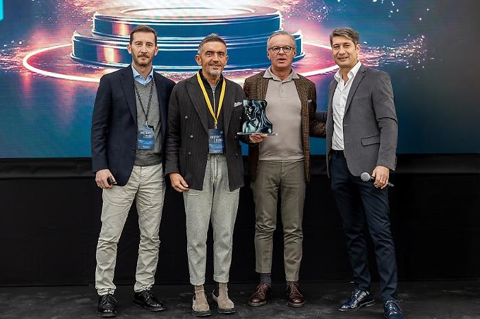 Il Gruppo Rossi è la migliore concessionaria Mercedes-Benz d'Italia: ecco il doppio riconoscimento