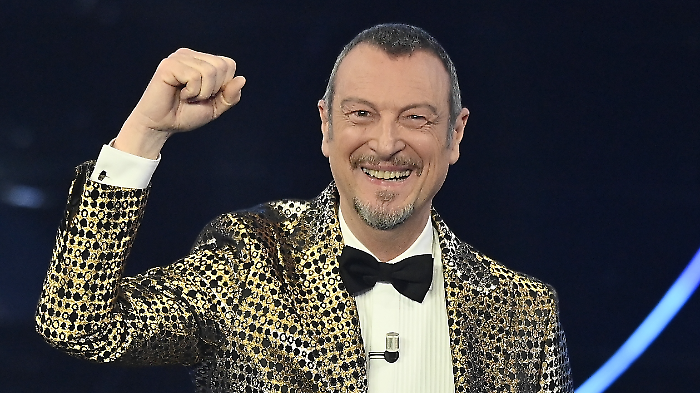 Amadeus, ospite a C'è posta per Te sabato 8 febbraio,  racconta il suo segreto per il Festival di Sanremo. Boom di commenti: "Sei stato perfetto"