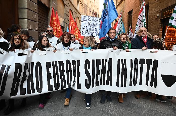 corteo Beko a Siena
