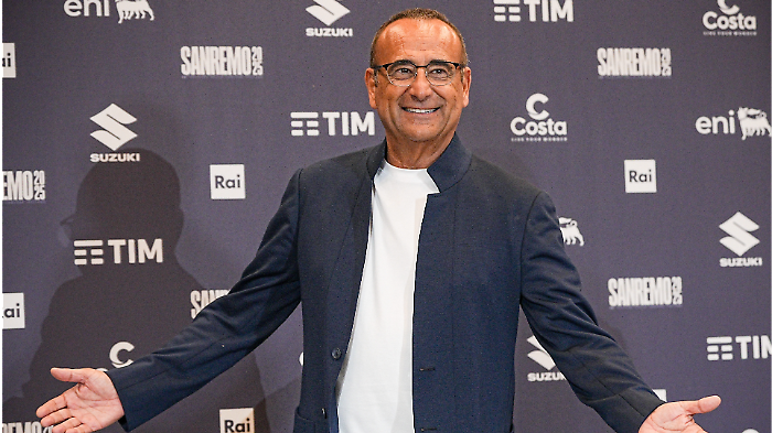 Carlo Conti arriva la dichiarazione inedita sul Festival di Sanremo 2025 a La Vita in Diretta, martedì 11 febbraio: "C'è una sorpresa inimmaginabile"