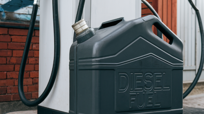 Dipendente del Comune nei guai per una tanica di gasolio: a processo per peculato