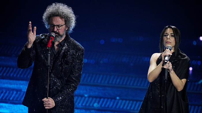 Simone Cristicchi, chi è la compagna Amara: dal primo incontro al brano Quando sarai piccola, fino all'esibizione a Sanremo